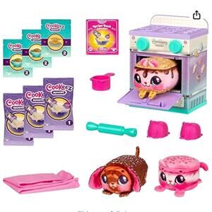 Lil' Bakez Multi Pet Playset, Mix & Make 3 Bakes- Includes 3 Scented Plush Pets